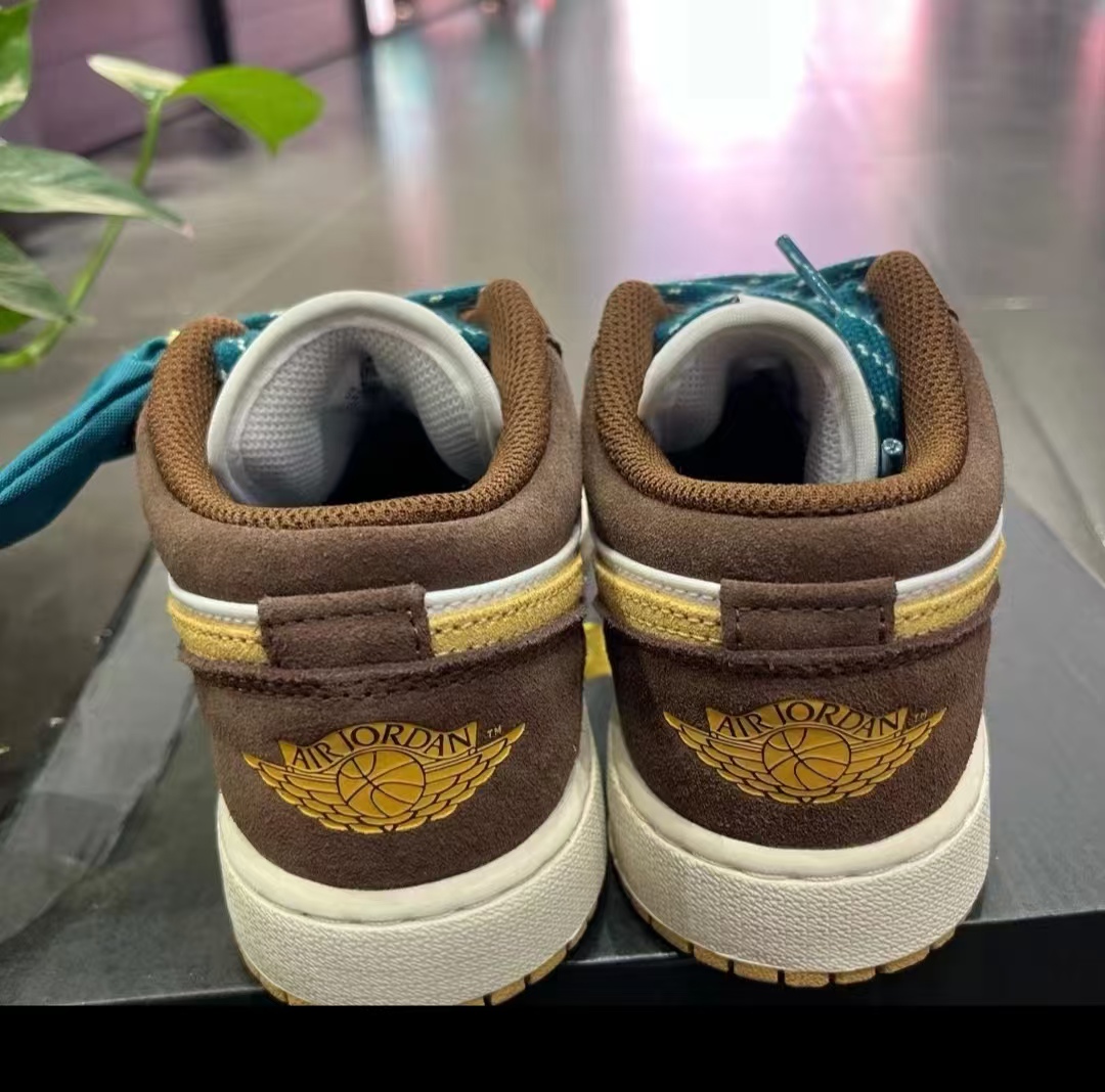 Air Jordan 1 Low SE Cacao Wow (GS)  FB2216-200 review Matthew 02