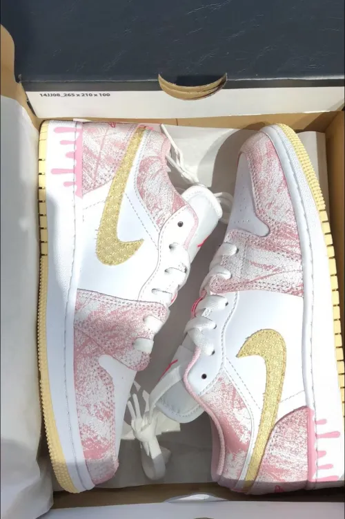 Air Jordan 1 Low Paint Drip (GS) CW7104-601  review 