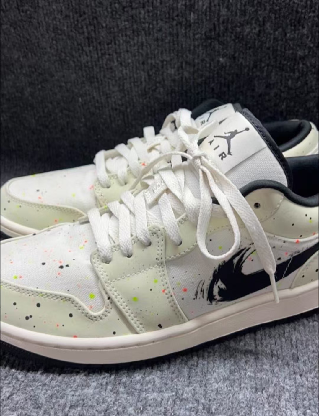 Air Jordan 1 Low SE Paint Splatter (GS) DH3295-100 review Owen 01