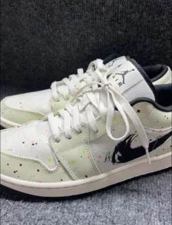 Air Jordan 1 Low SE Paint Splatter (GS) DH3295-100 review Owen 02