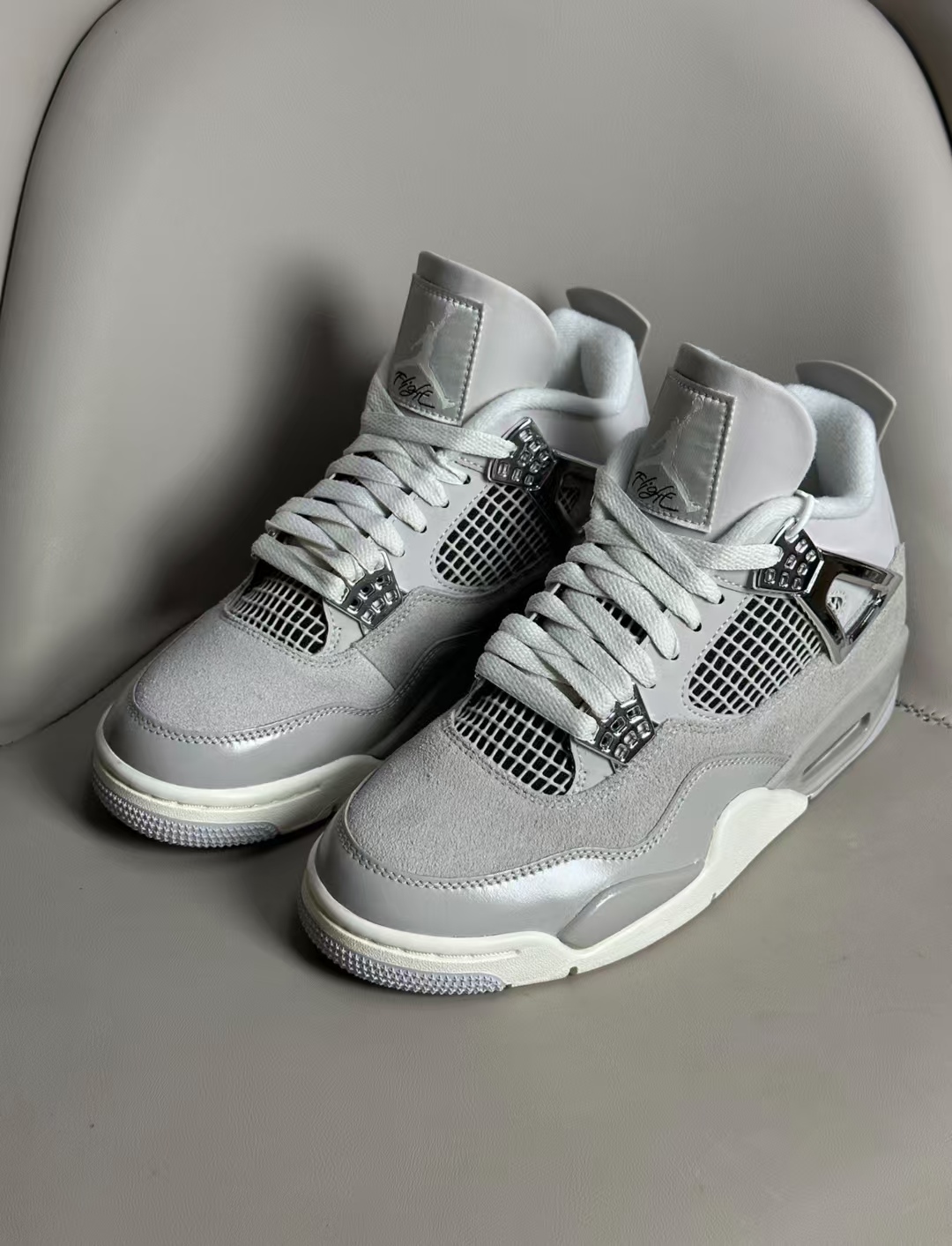Air Jordan 4 Retro Frozen Moments (Women's) AQ9129-001 review Brendon 00