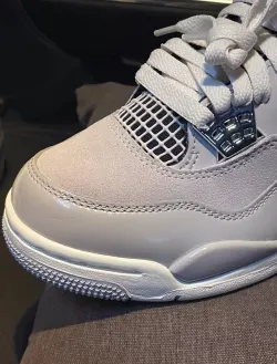 Air Jordan 4 Retro Frozen Moments (Women's) AQ9129-001 review Keira 02