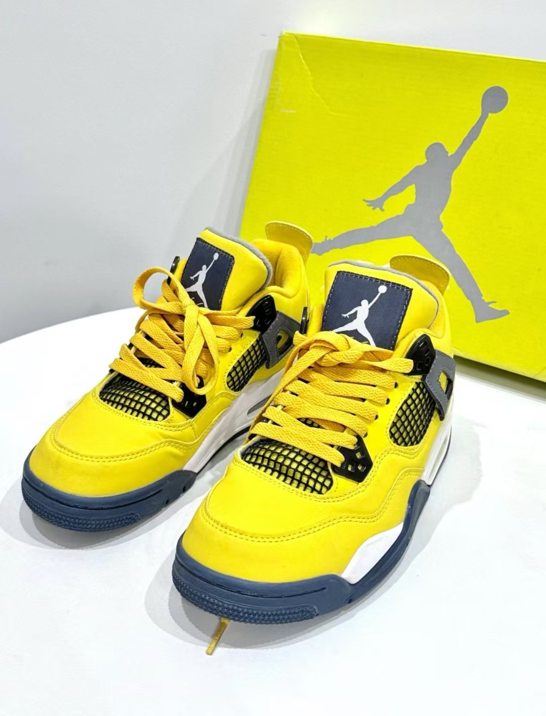Air Jordan 4 Retro Lightning (2021)  CT8527-700  review Reagan 01