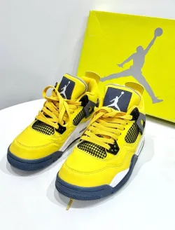 Air Jordan 4 Retro Lightning (2021)  CT8527-700  review Reagan 02