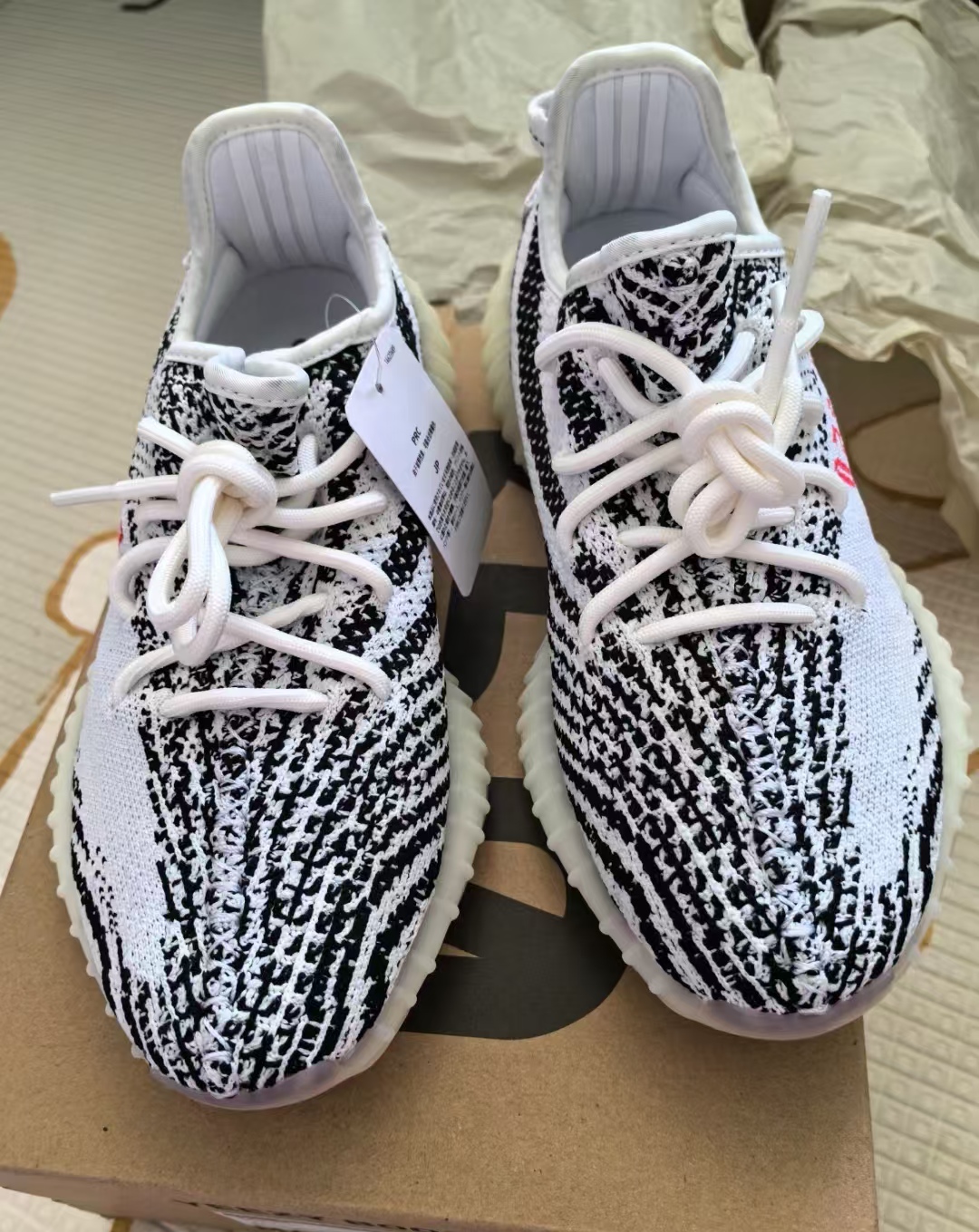 【$65 Free Shipping】Excellent Quality adidas Yeezy Boost 350 V2 Zebra (2017/2022/2023)  CP9654 review Archie 00