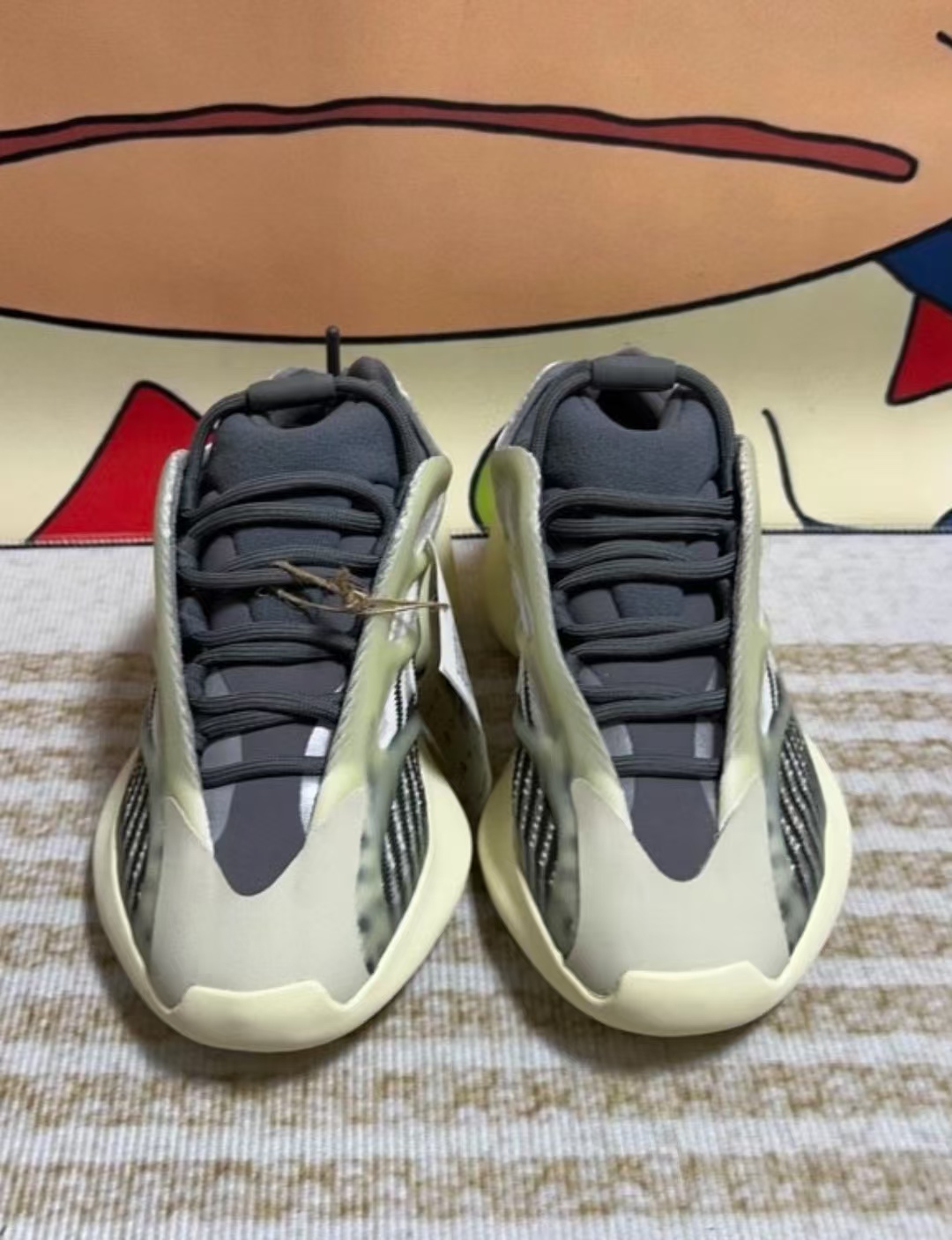 Adidas Yeezy 700 V3 Fade Salt ID1674 review Akello 00