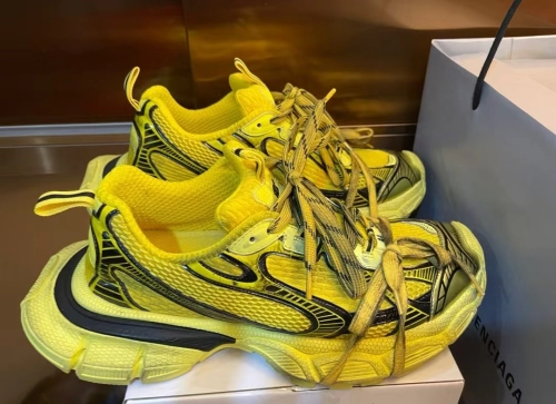 Balenciaga Black Yellow 734733 W3XL2 7010 review 