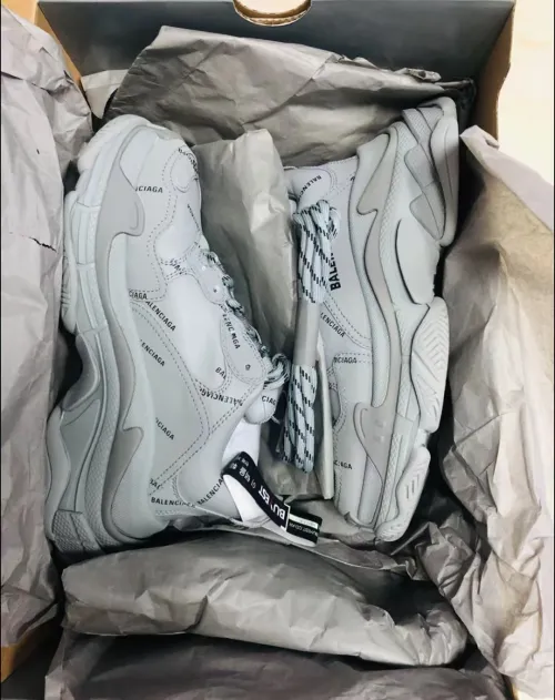 Balenciaga Triple S Grey Black 536737 W2FA1 1210  review 