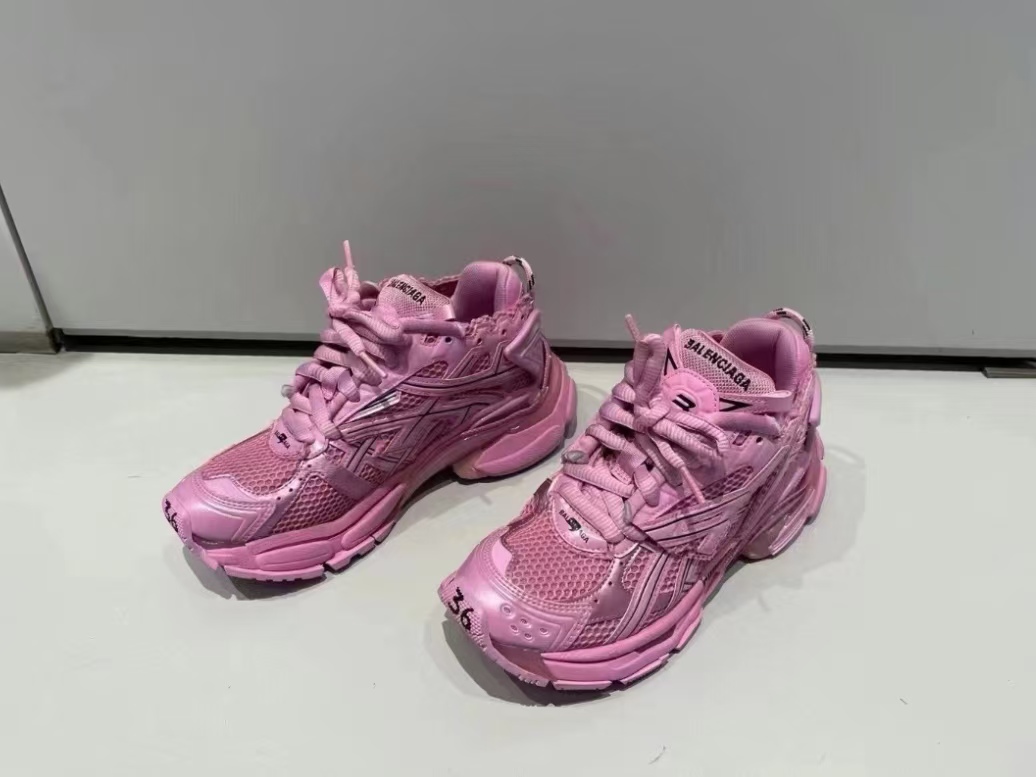 Balenciaga Runner Pink 677402 W3RB1 5000 review Bansi