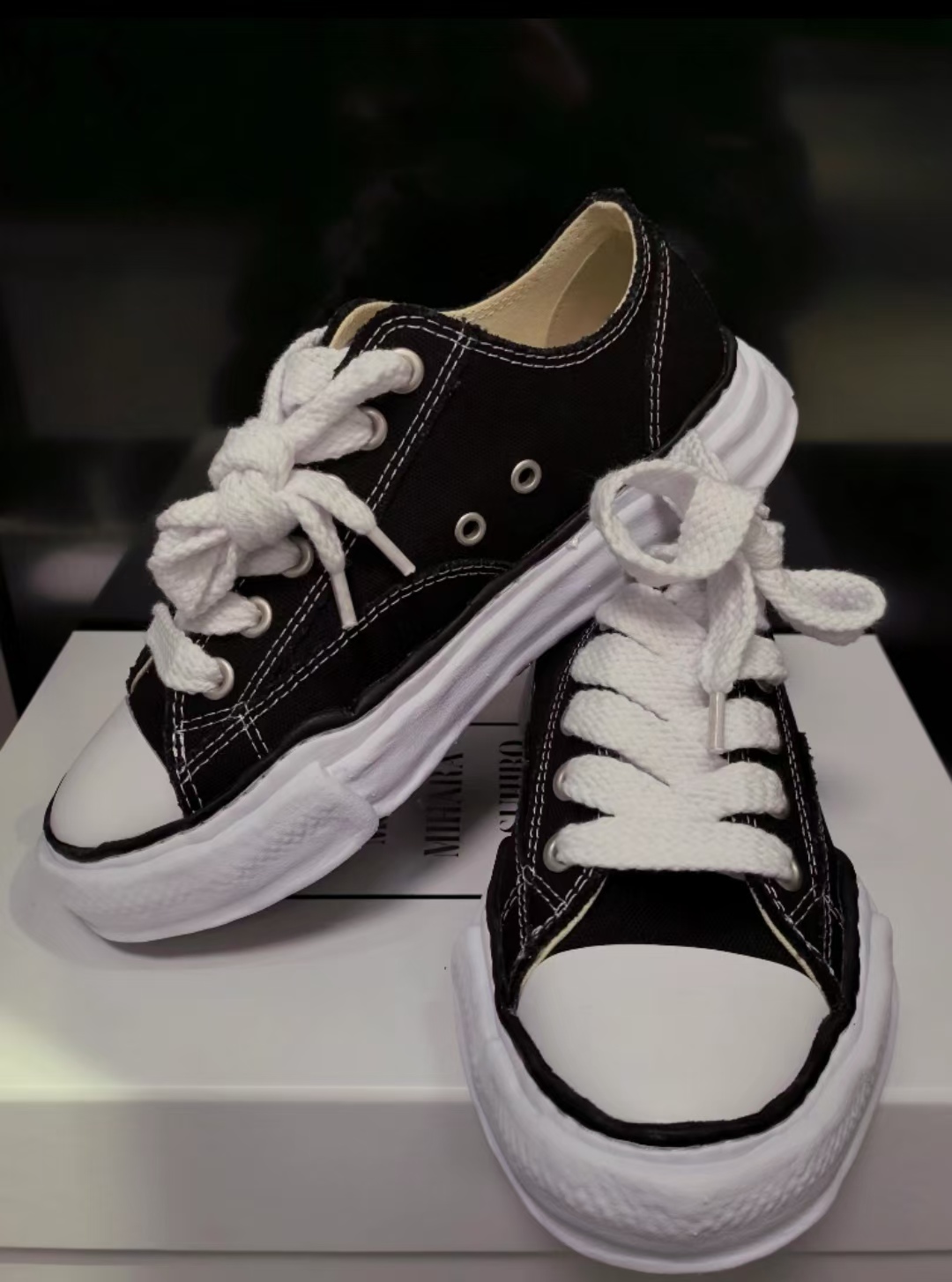 Maison Mihara Yasuhiro White Black NO.722 review Chicago