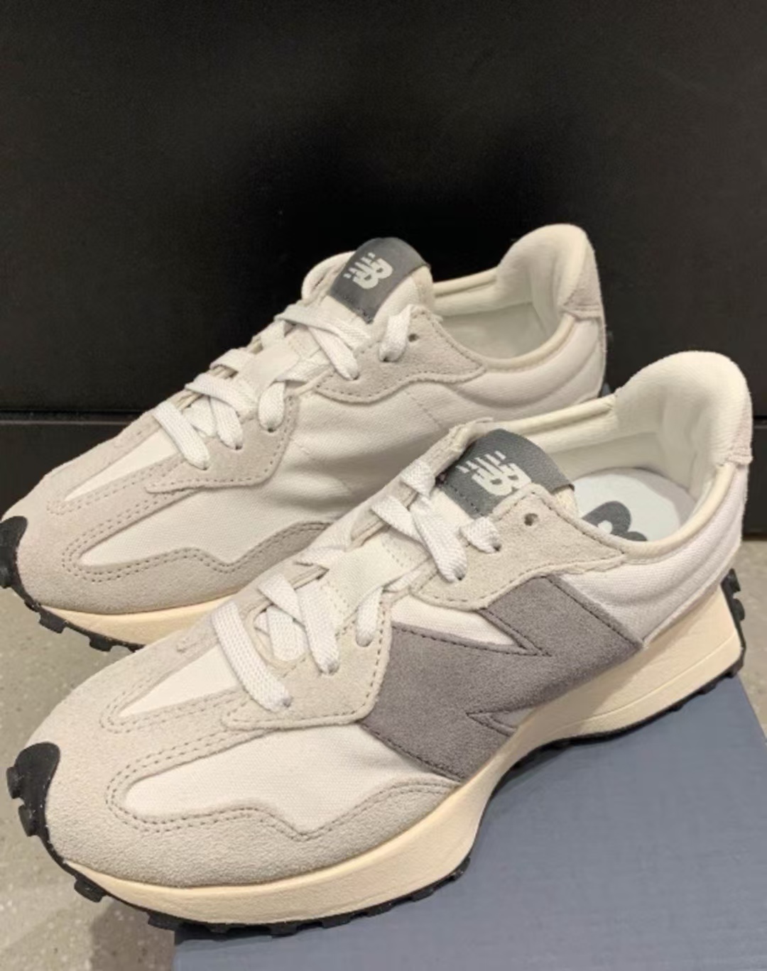 New Balance 327 Nimbus Cloud MS327WE review Abigail 02