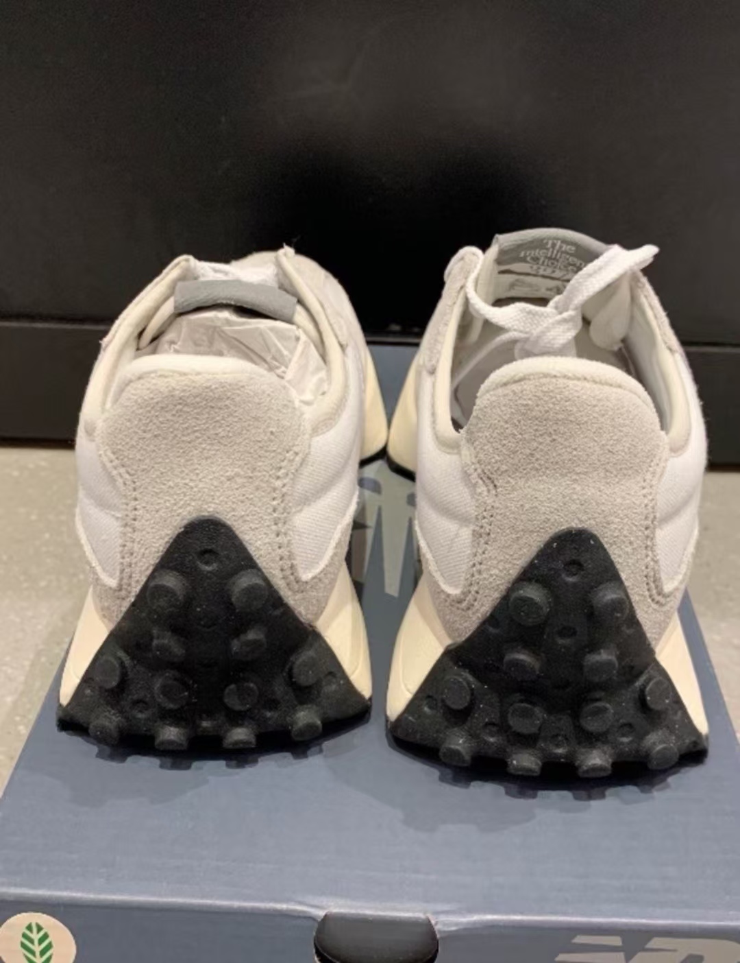 New Balance 327 Nimbus Cloud MS327WE review Abigail 01