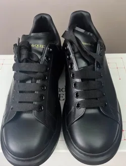 Alexander McQueen Sneaker Black review Eden 03