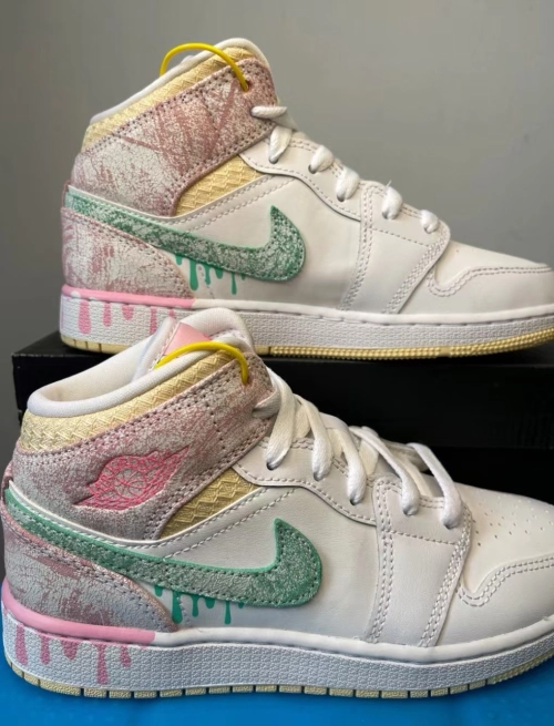 Air Jordan 1 Mid Paint Drip (GS)  DD1666-100 review 