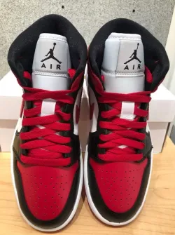 Air Jordan 1 Mid Alternate Bred Toe (Women's) BQ6472-079 review Paul 02