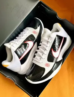 Nike Kobe 5 Protro Bruce Lee Alternate  CD4991-101 review Kieran 01