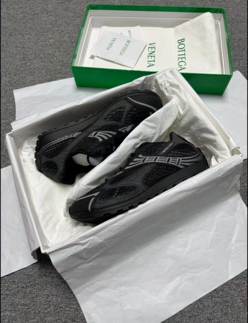 Bottega Veneta Orbit Black  741357V2X401000 review 