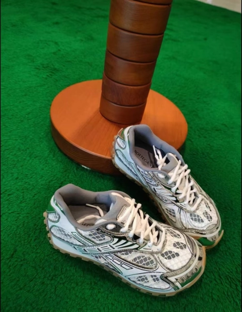 Bottega Veneta Orbit Silver White (Women's)  755915V2X401425 review 