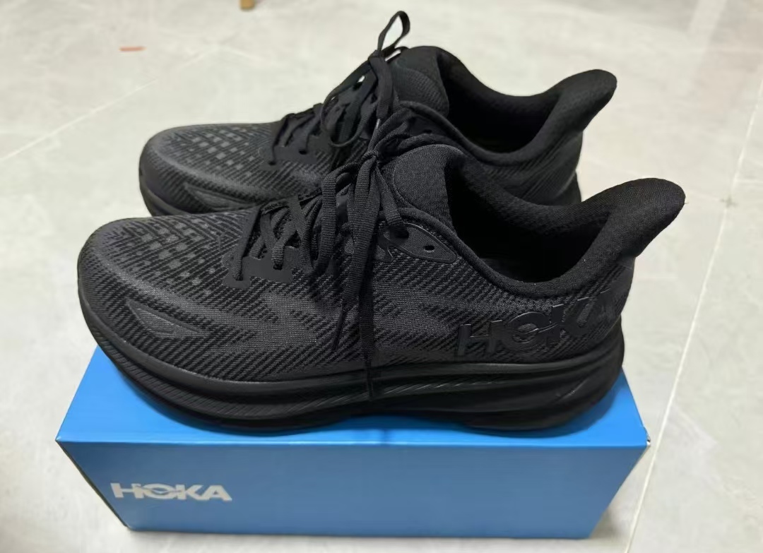 Hoka One One Clifton 9 Triple Black  1127895-BBLC review Kylee