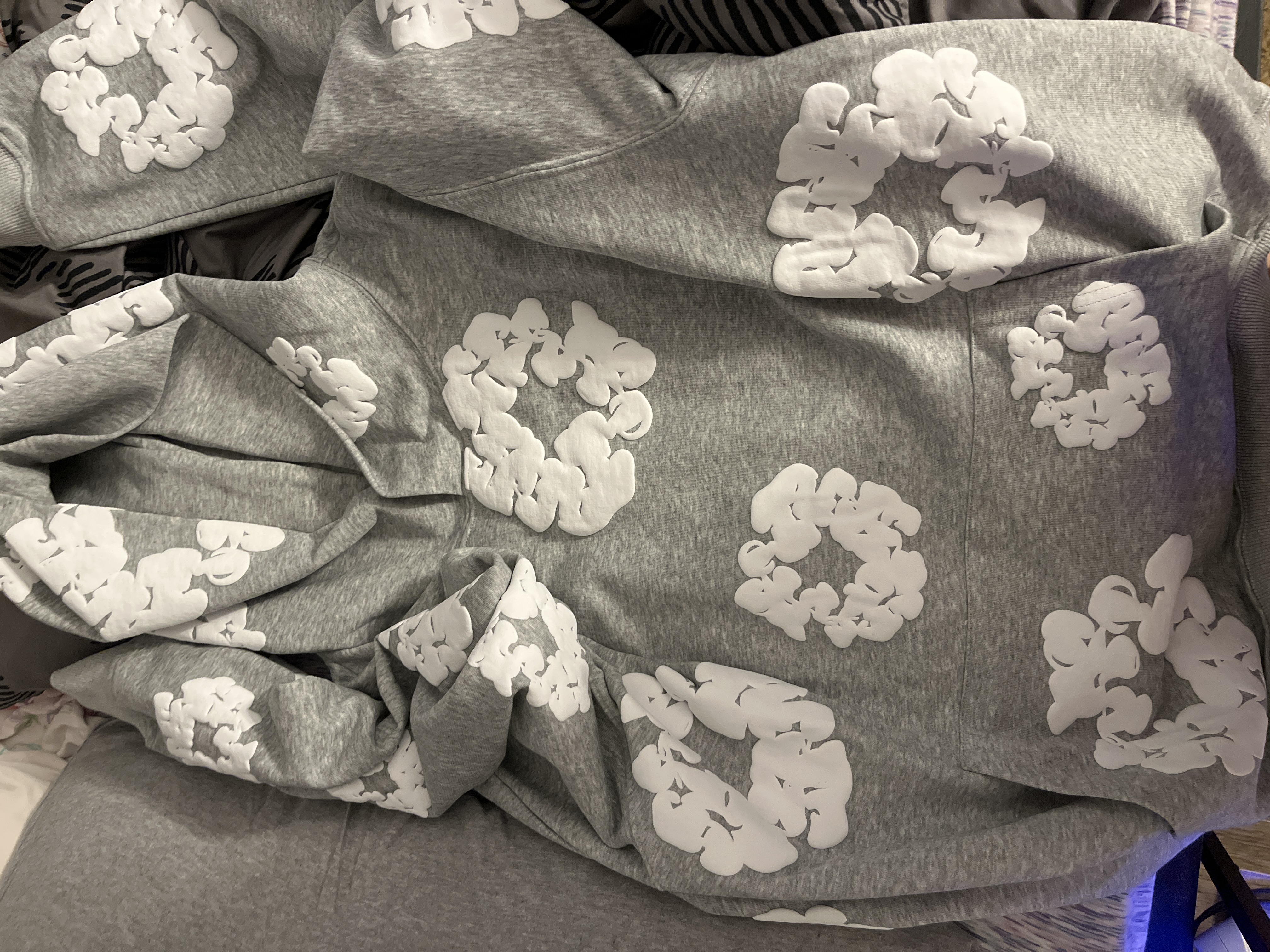 OBO Denim Tears The Cotton Wreath Sweatshirt Grey review Jovan 01