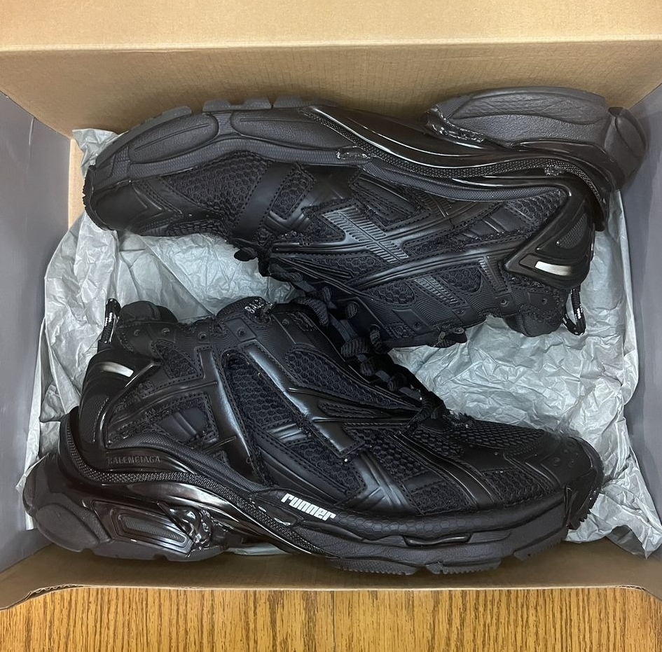 Balenciaga Runner Black 677403W3RB11000 review Gerald 00