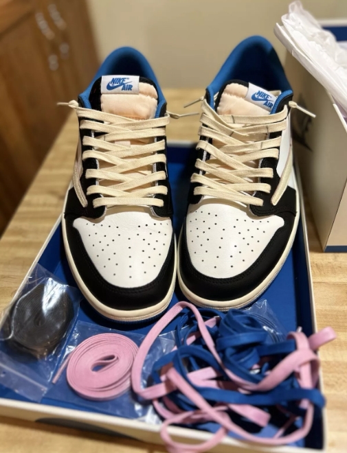 【$59 SALE】Travis Scott x Fragment Design x Air Jordan 1 Low  DM7866-140 review Julian