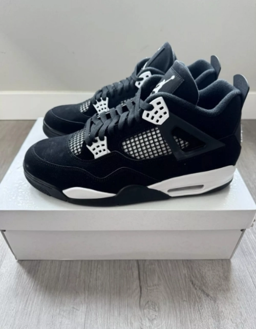 Air Jordan 4 Retro “White Thunder” FQ8138-001 review 