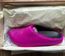 Marni Long-Hair Calfskin Fussbett Sabot Fuchsia SBMR000600P412200C57 review Derek 01