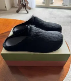 Marni Long-Hair Calfskin Fussbett Sabot Black SBMR000600P412200N99 review Robbie 01