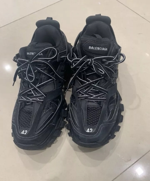 Balenciaga Track Black 542023 W1GB1 1000 (Without LED) review Nick 00