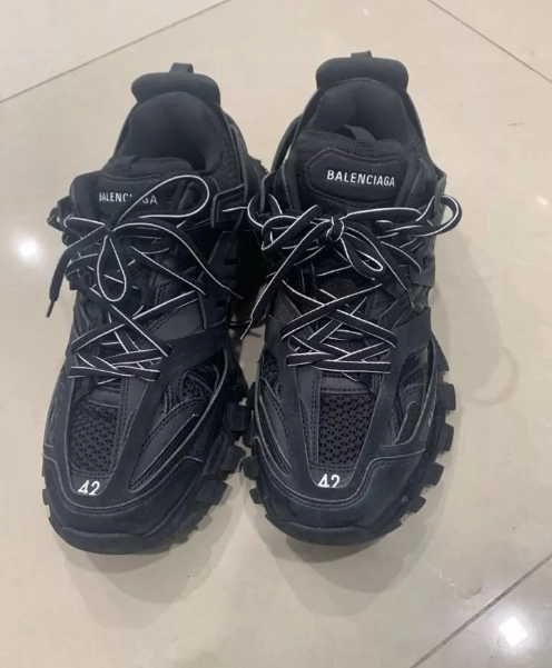 Balenciaga Track Black 542023 W1GB1 1000 (Without LED) review 