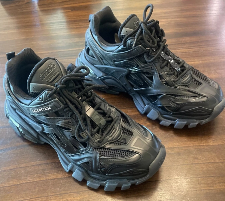 Balenciaga Track 2 Sneaker Black 570391 W2GN1 1000 review Reginald 00
