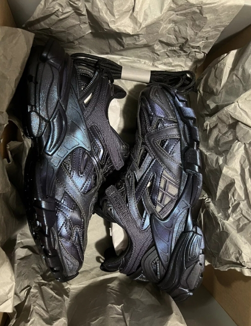 Balenciaga Track 2 Sneaker Black 570391 W2GN1 1000 review Grant 00