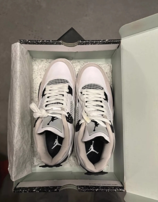 Air Jordan 4 Retro Military Black DH6927-111  review Godfrey 02