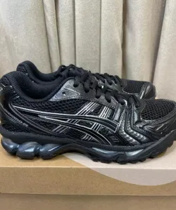 ASICS Gel-Kayano 14 Black Pure Silver 1201A019-006 review Theodore 01