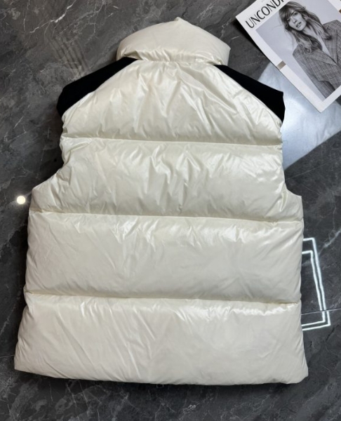 Moncler Maya Down Jacket Vest - MM009 review Douglas 01
