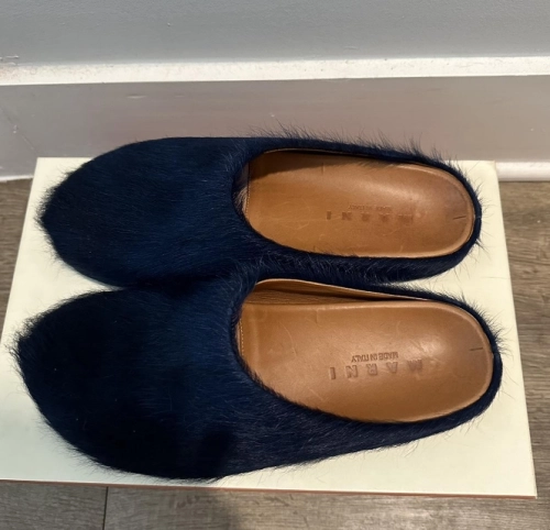 Marni Long-Hair Calfskin Fussbett Sabot Navy SBMR000600P412200B84 review 