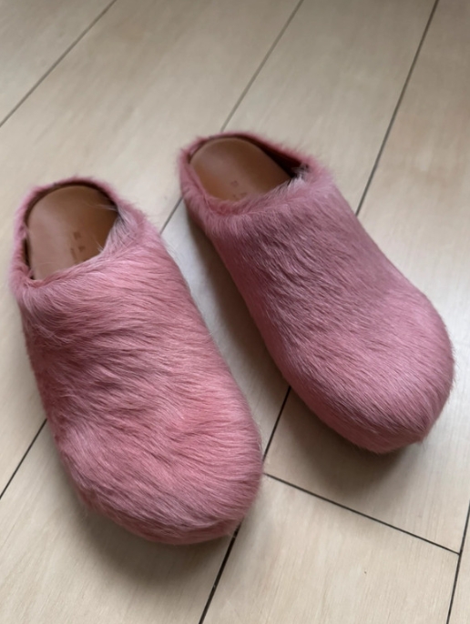 Marni Long-Hair Calfskin Fussbett Sabot Pink SBMS004601P412200C29 review Ella 00