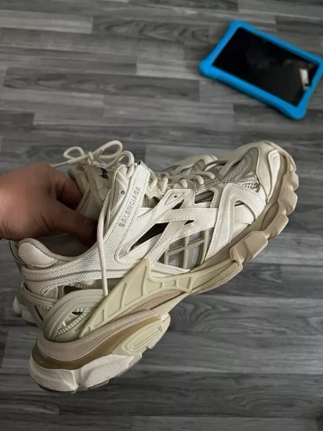 Balenciaga Track 2 Sneaker Khaki 570391 W2GN1 9029 review 