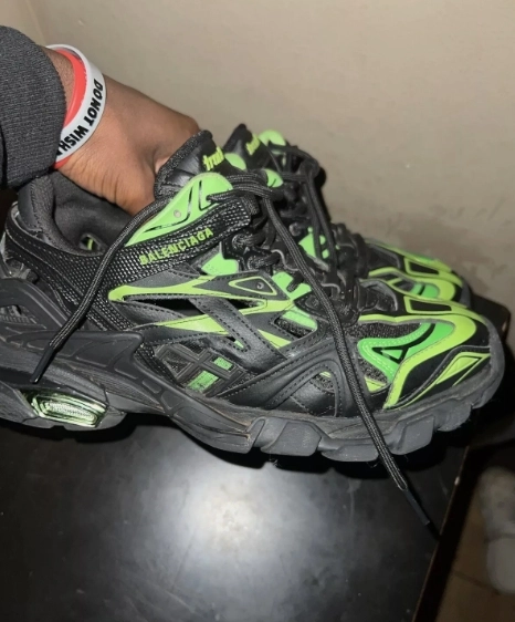 Balenciaga Track 2 Sneaker Black Green 568614 W2GN3 1086 review 