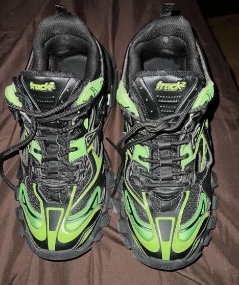 Balenciaga Track 2 Sneaker Black Green 568614 W2GN3 1086 review Lincoln 01