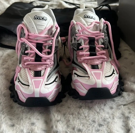 Balenciaga Track 2 Sneaker Pink White 568615 W3AE2 5291 review Maya 02