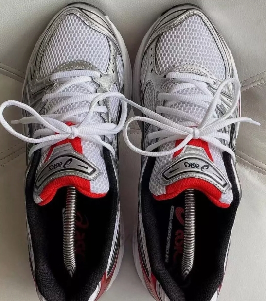 ASICS Gel-Kayano 14 White Classic Red 1201A019-103 review Casey 01