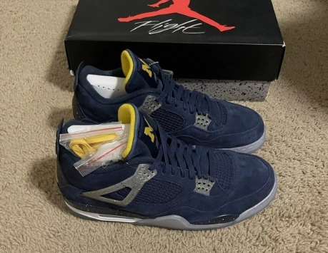 Jordan 4 Retro Michigan (PE) 1036660 review 