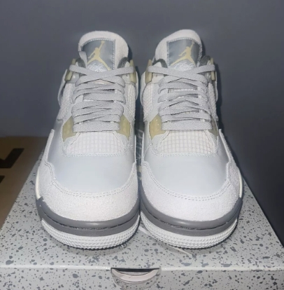 Air Jordan 4 Retro SE Craft Photon Dust  DV3742-021 review Amani 00