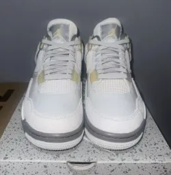 Air Jordan 4 Retro SE Craft Photon Dust  DV3742-021 review Amani 01