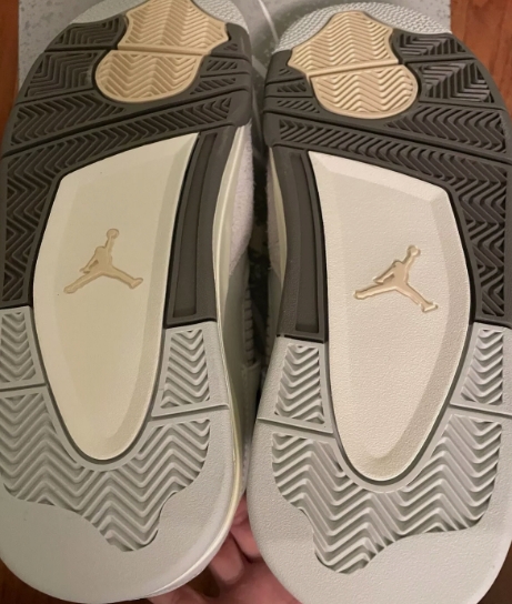 Air Jordan 4 Retro SE Craft Photon Dust  DV3742-021 review Liv 03