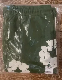  Denim Tears The Cotton Wreath Sweatpants Green review Harry 03