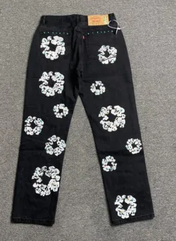 Denim Tears x Levi's 501 Cotton Rhinestone Wreath Jeans - Lowest Ask review Ermias 02