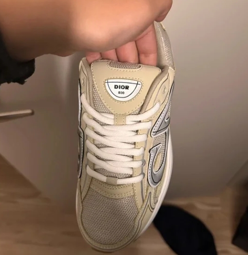 Dior B30 Cream 3SN279ZMA_H161 review Lucas Garcia 01